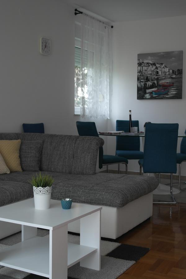 Apartments Laci Crikvenica Exterior foto